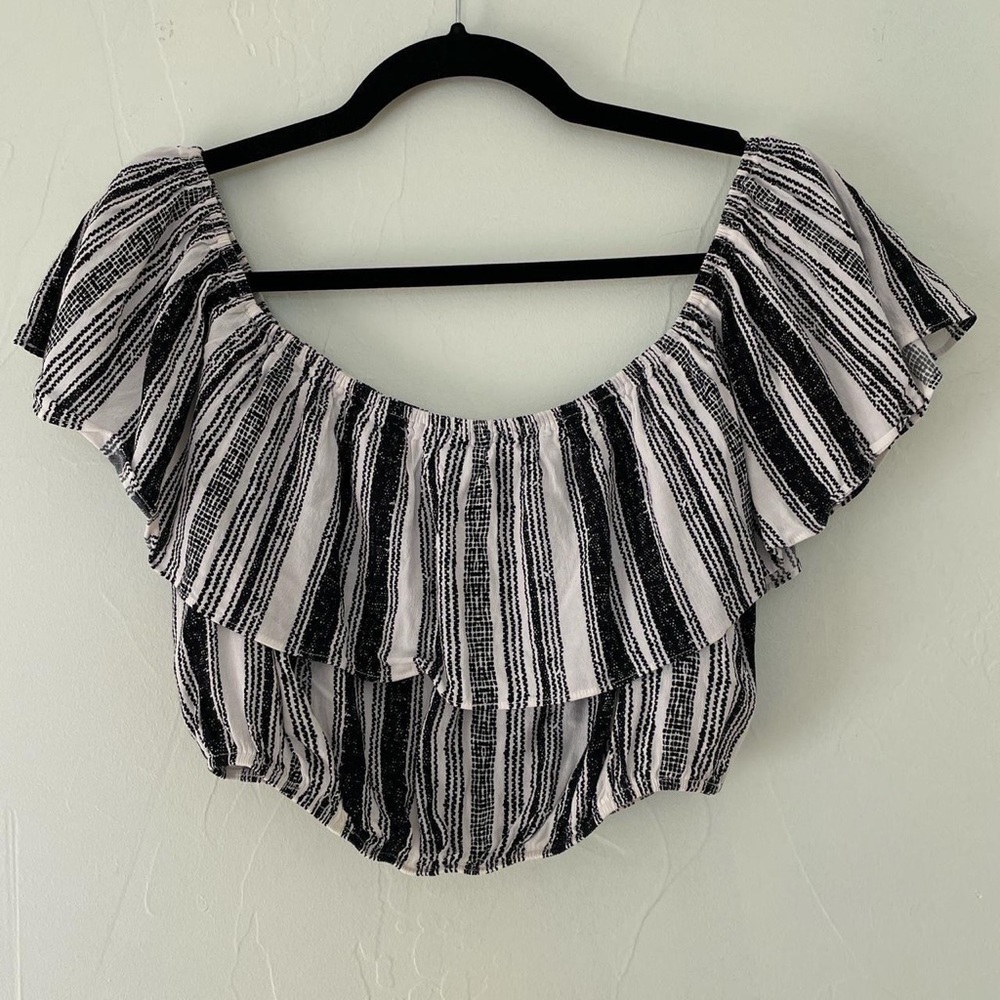ASTR the Label black and white striped off the shoulder cropped top size s
